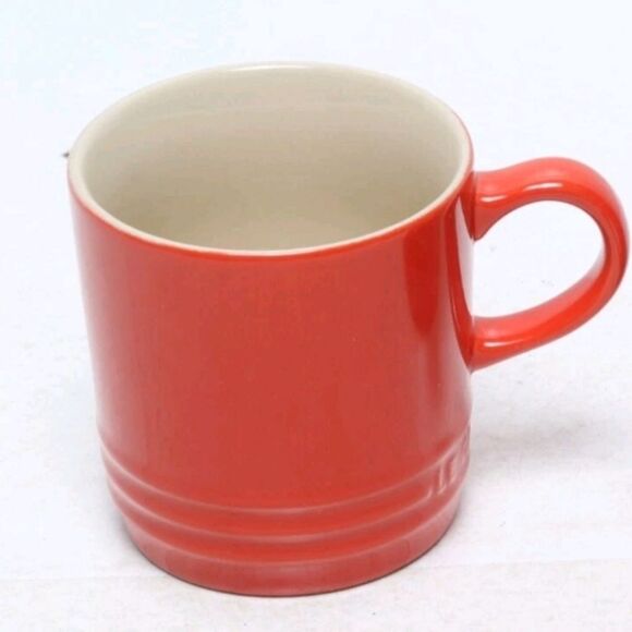 Le Creuset 200ml Cappuccino Mug- Carmin - Picture 2 of 6